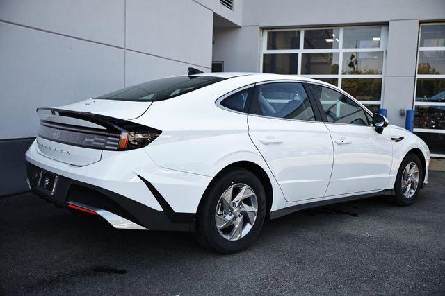 2025 Hyundai Sonata SE photo 3