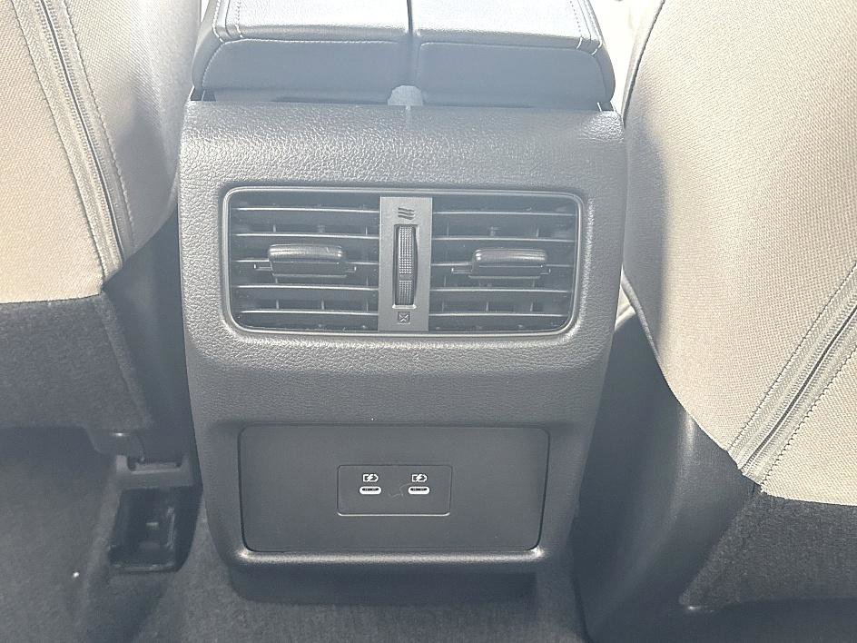 2025 Nissan Rogue SV photo 21