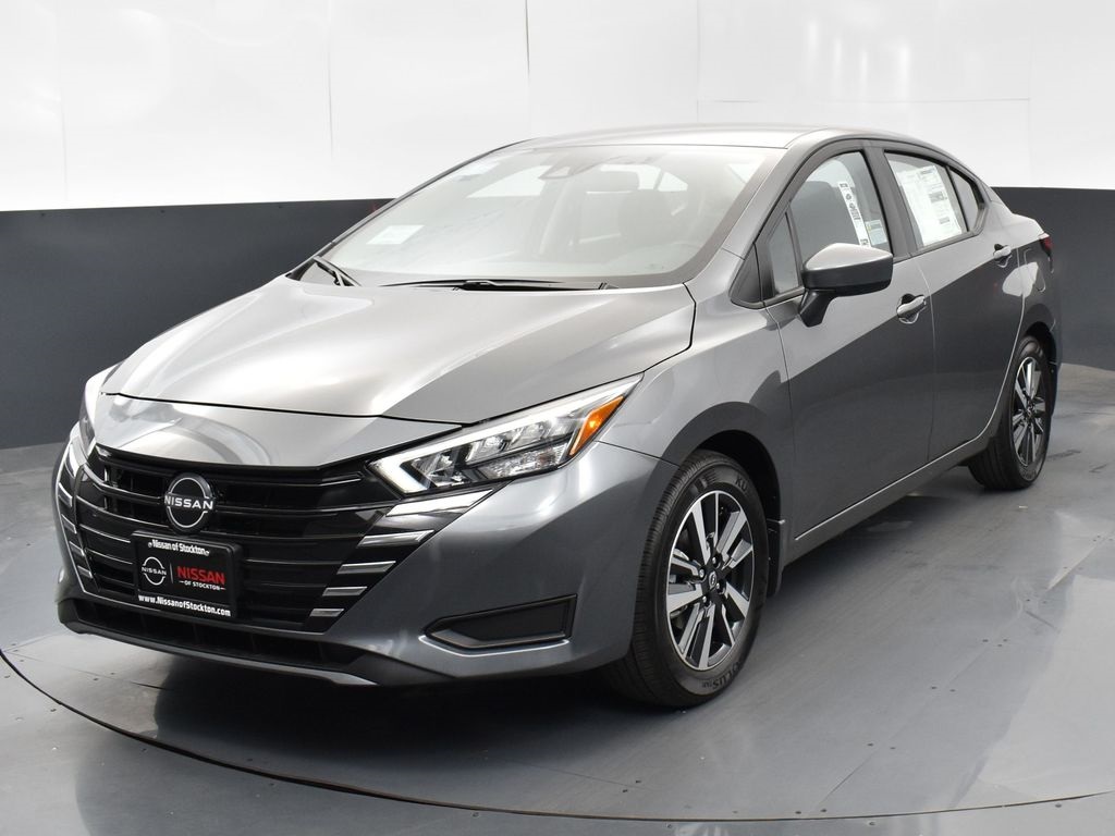2025 Nissan Versa 1.6 SV photo 2