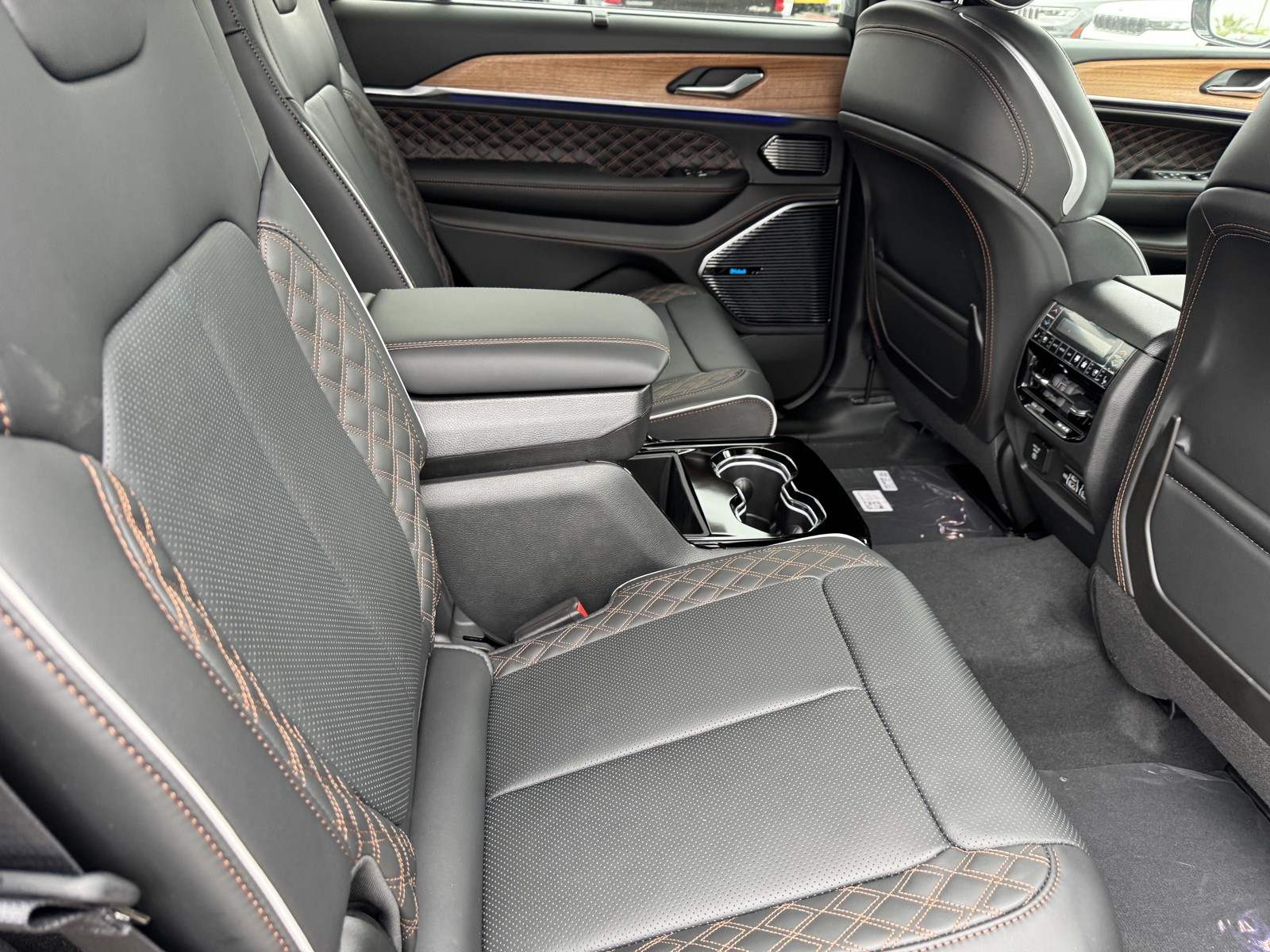 2025 Jeep Grand Cherokee L Summit Reserve photo 10