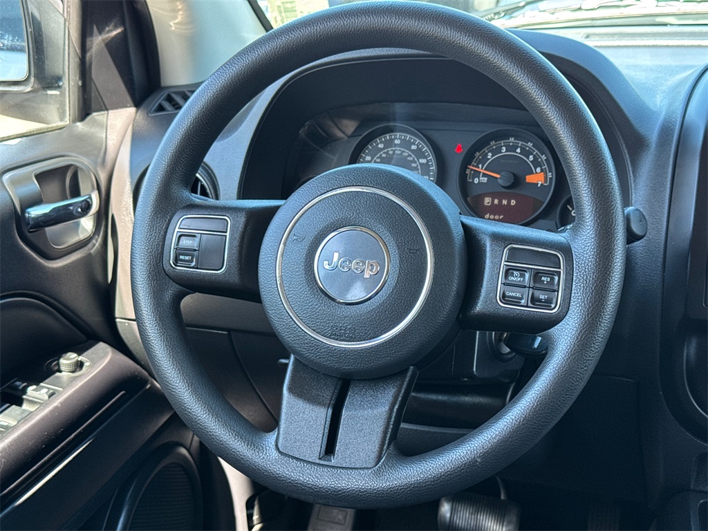 2015 Jeep Compass Altitude photo 22