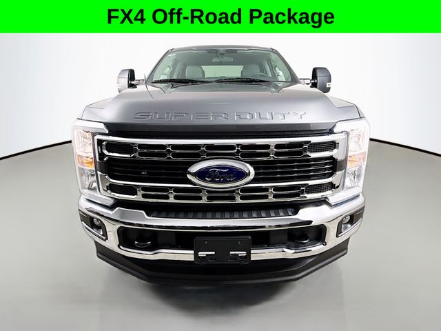 2024 Ford F-350 XLT photo 2