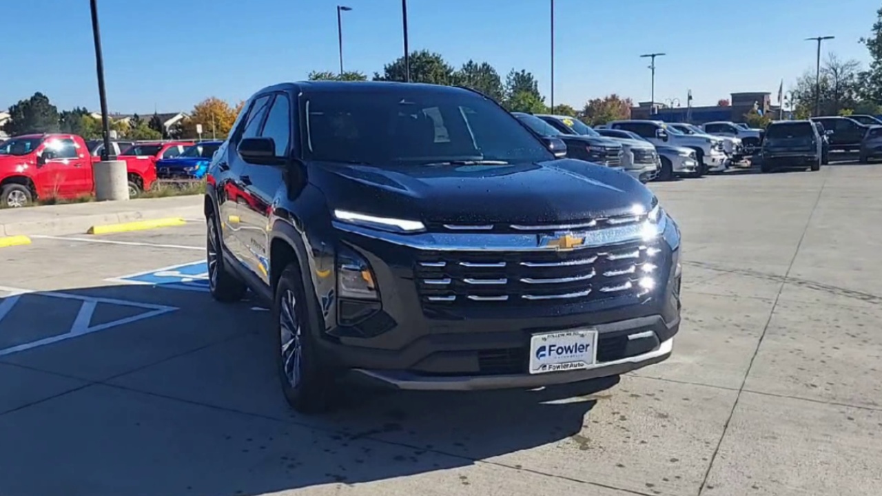 2026 Chevrolet Equinox LT photo 2