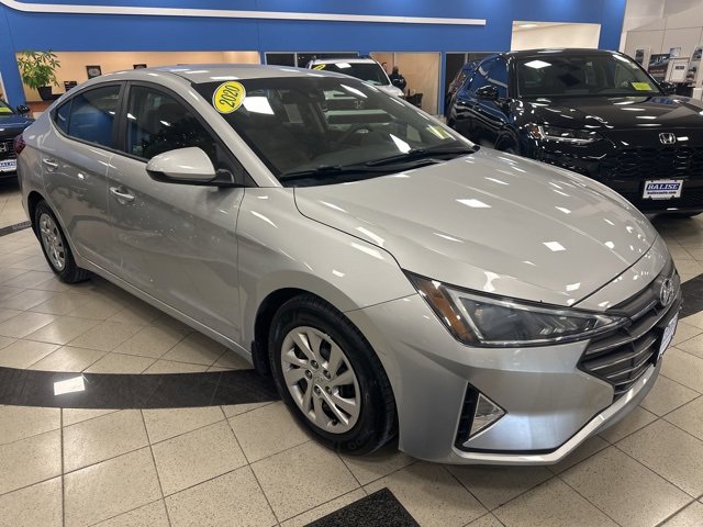 2020 Hyundai Elantra SE's photo