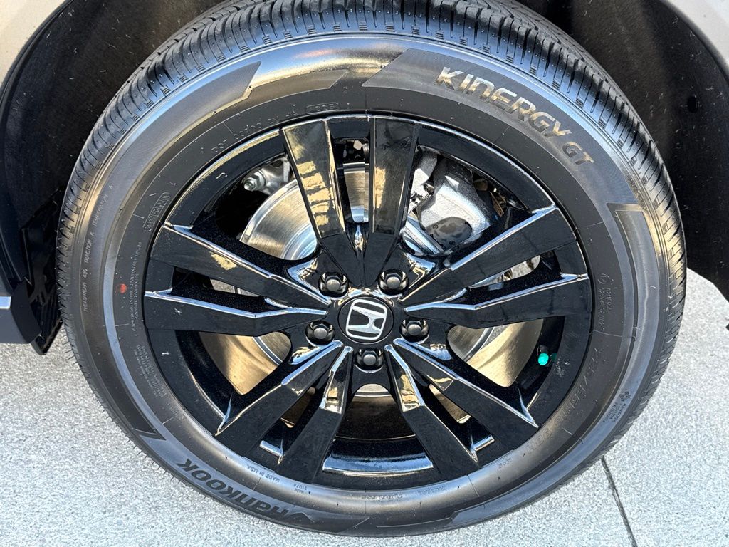 2026 Honda HR-V Sport photo 2