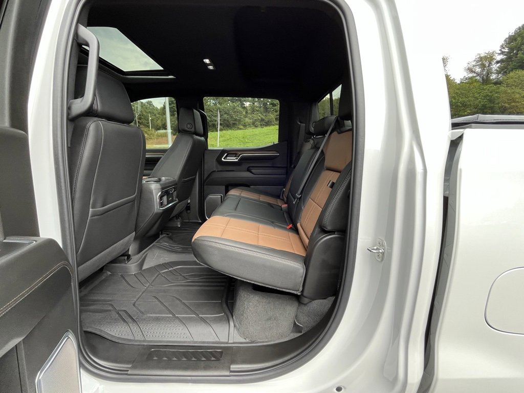 2024 Chevrolet Silverado High Country photo 4