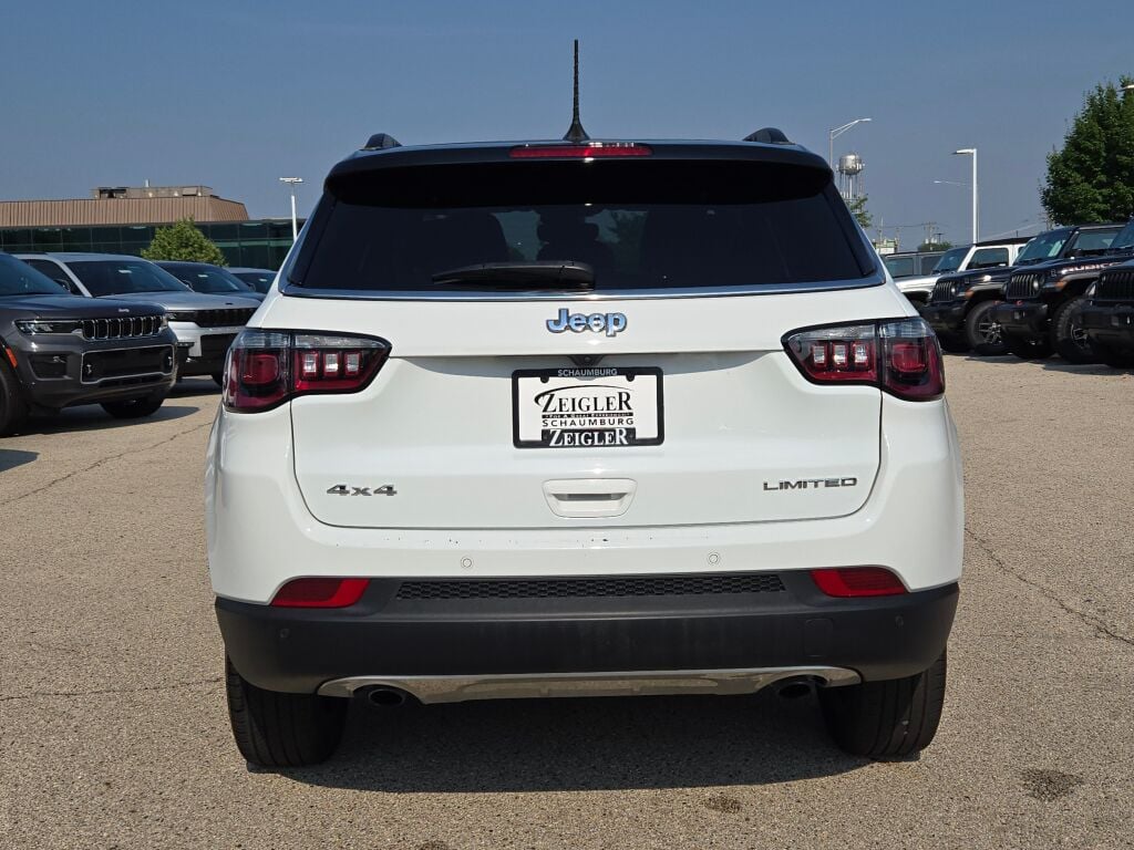 2023 Jeep Compass Limited photo 12