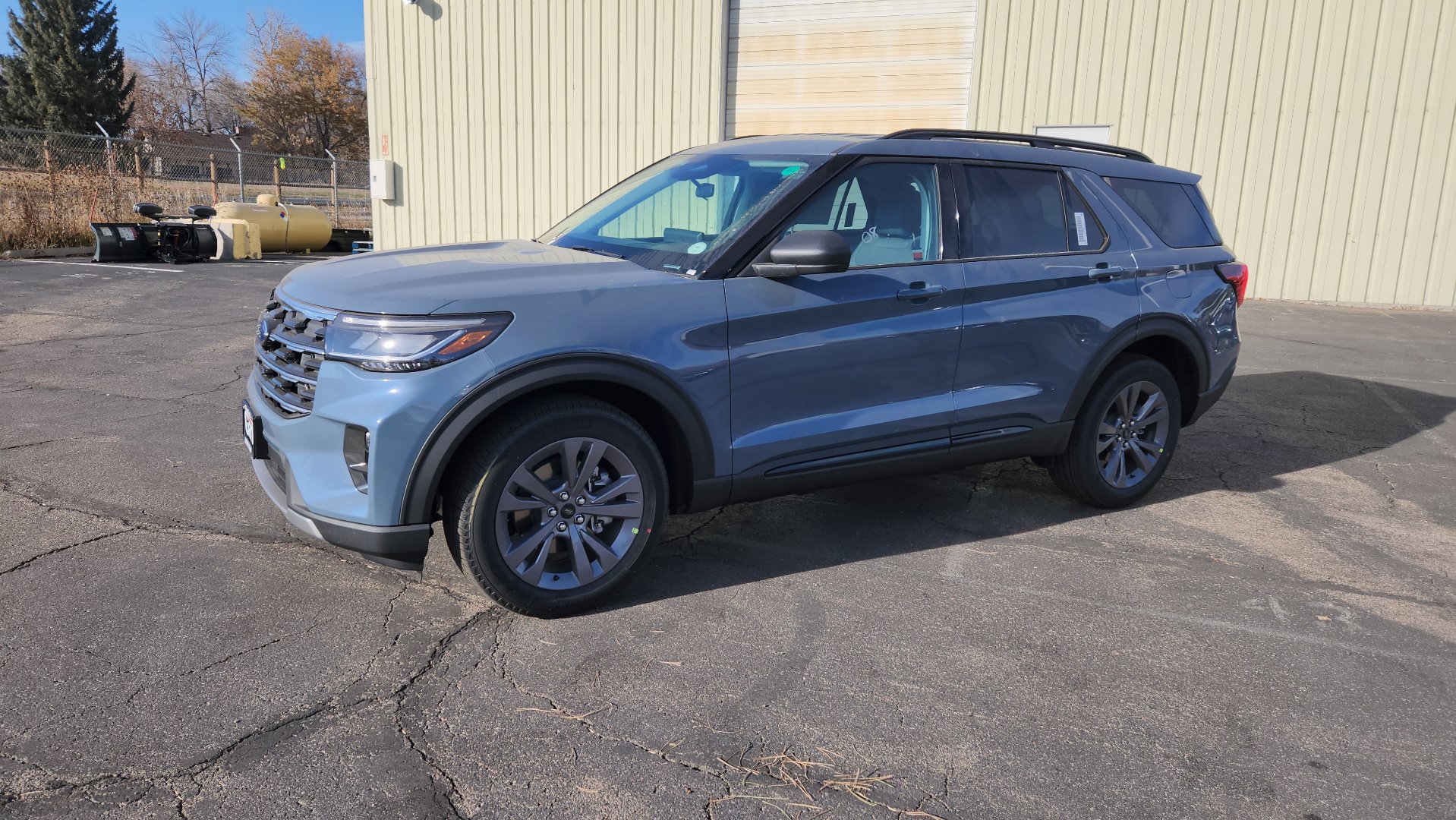 2026 Ford Explorer photo 2