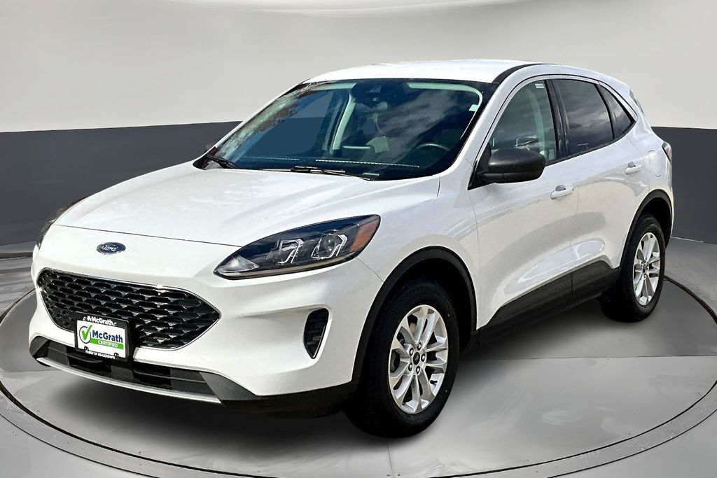 2022 Ford Escape Hybrid SE photo 2