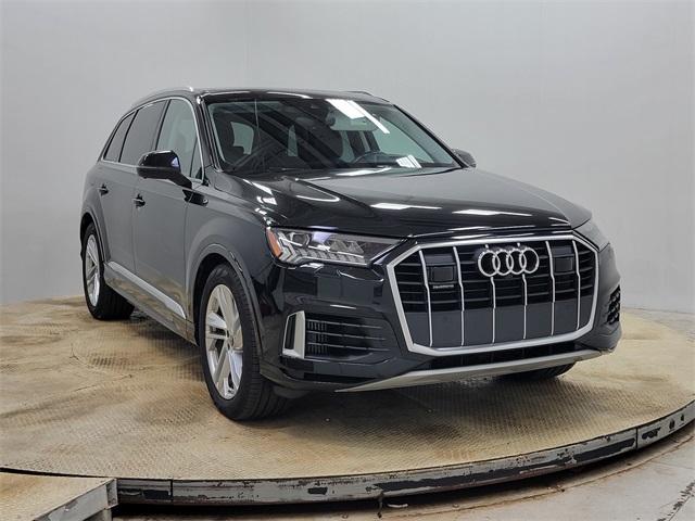 2023 Audi Q7 55 Prestige photo 3