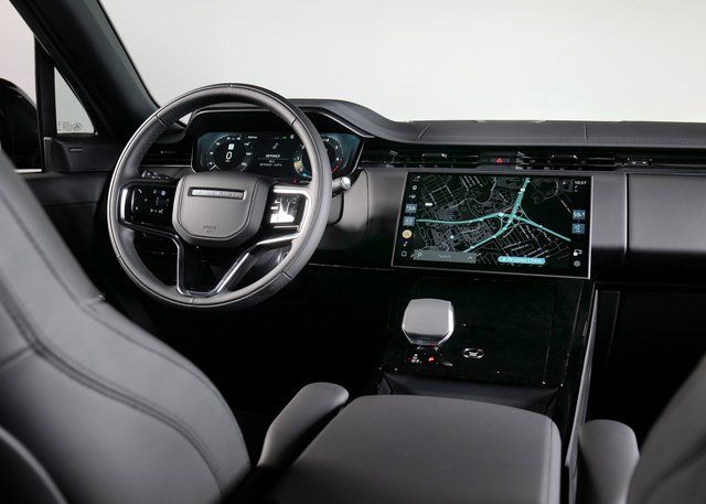 2025 Land Rover Range Rover Sport SE photo 13