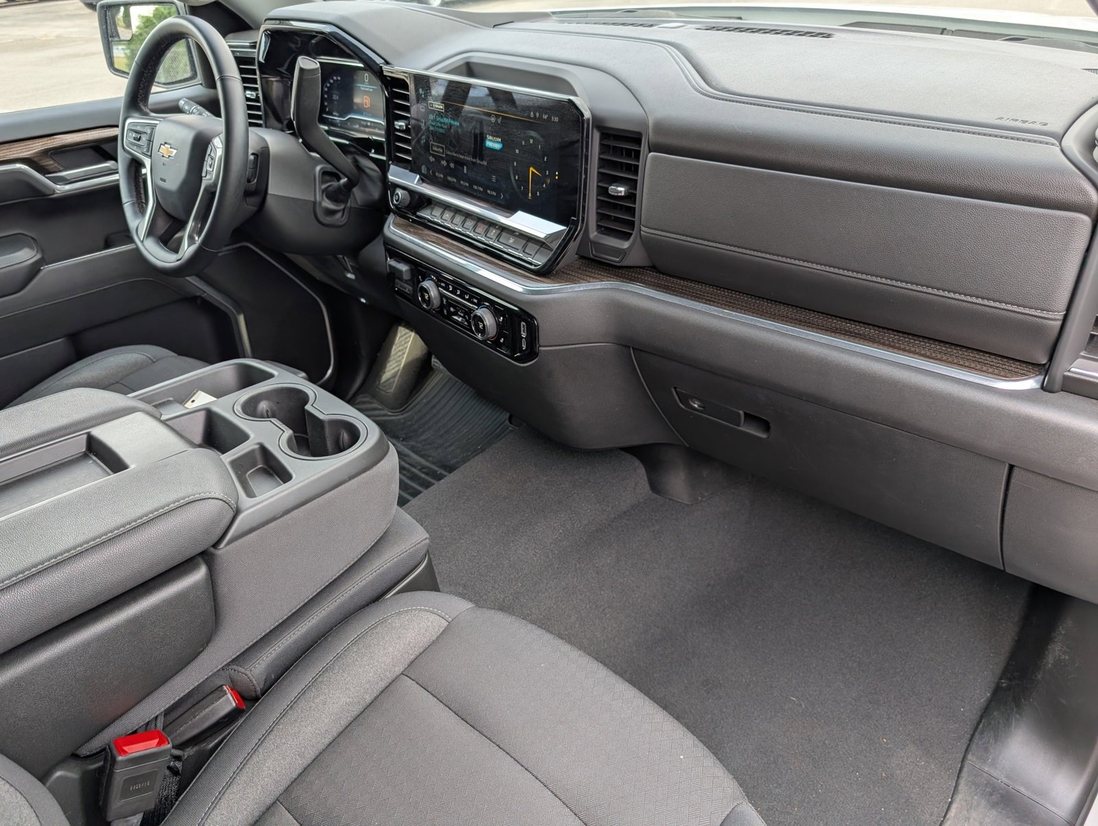 2025 Chevrolet Silverado 1500 LT photo 18