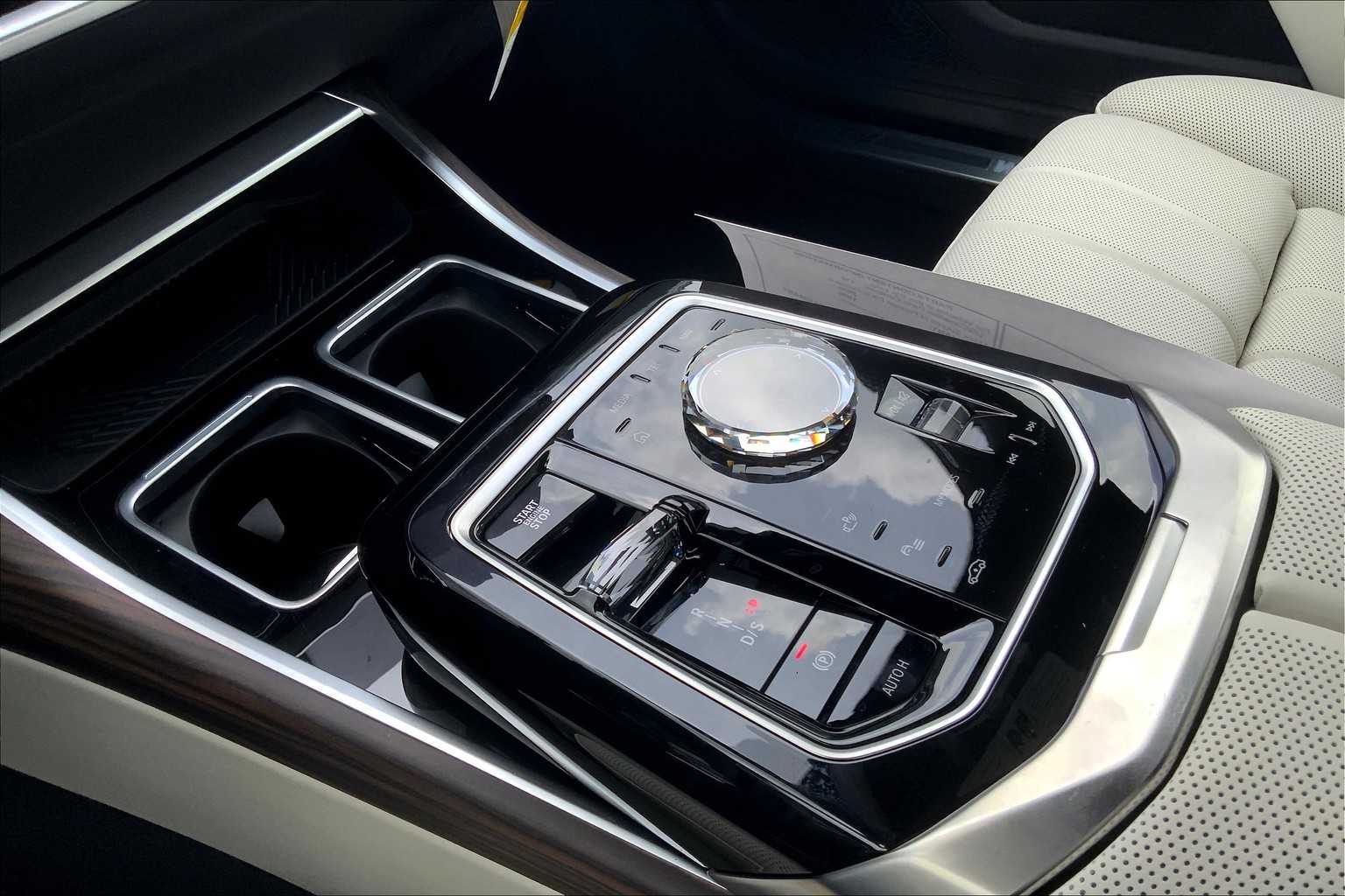 2025 Bmw 750e 750e xDrive photo 7