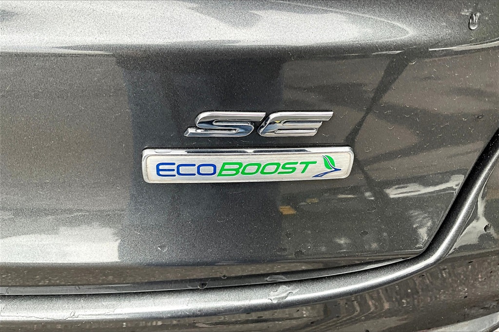 2020 Ford Fusion SE photo 28