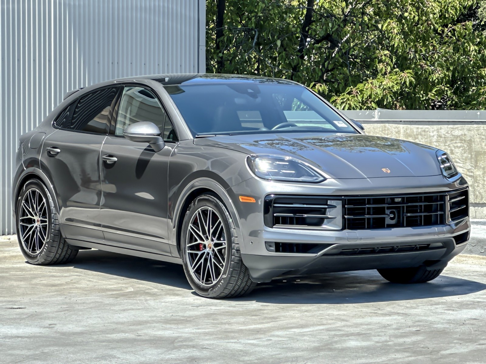 2025 Porsche Cayenne S photo 7