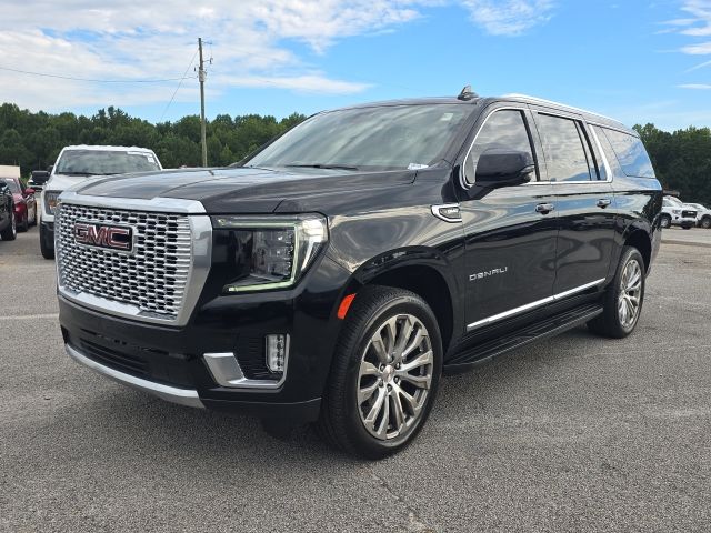 2022 GMC Yukon XL Denali's photo