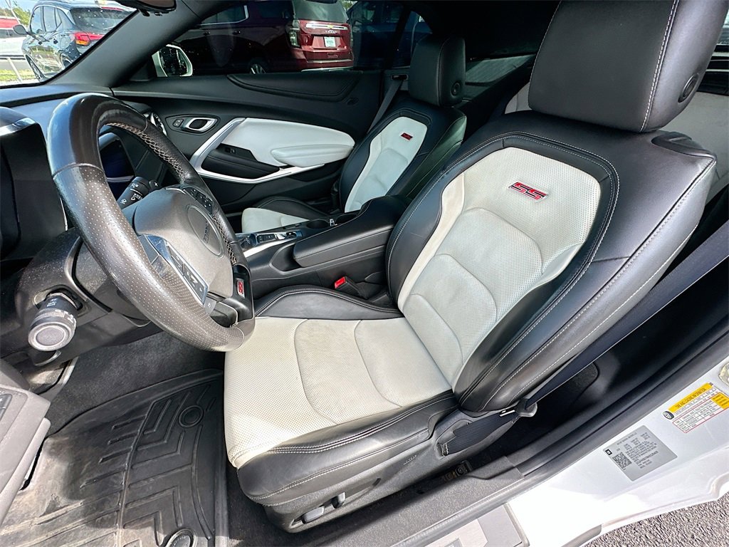 2019 Chevrolet Camaro 2SS photo 21