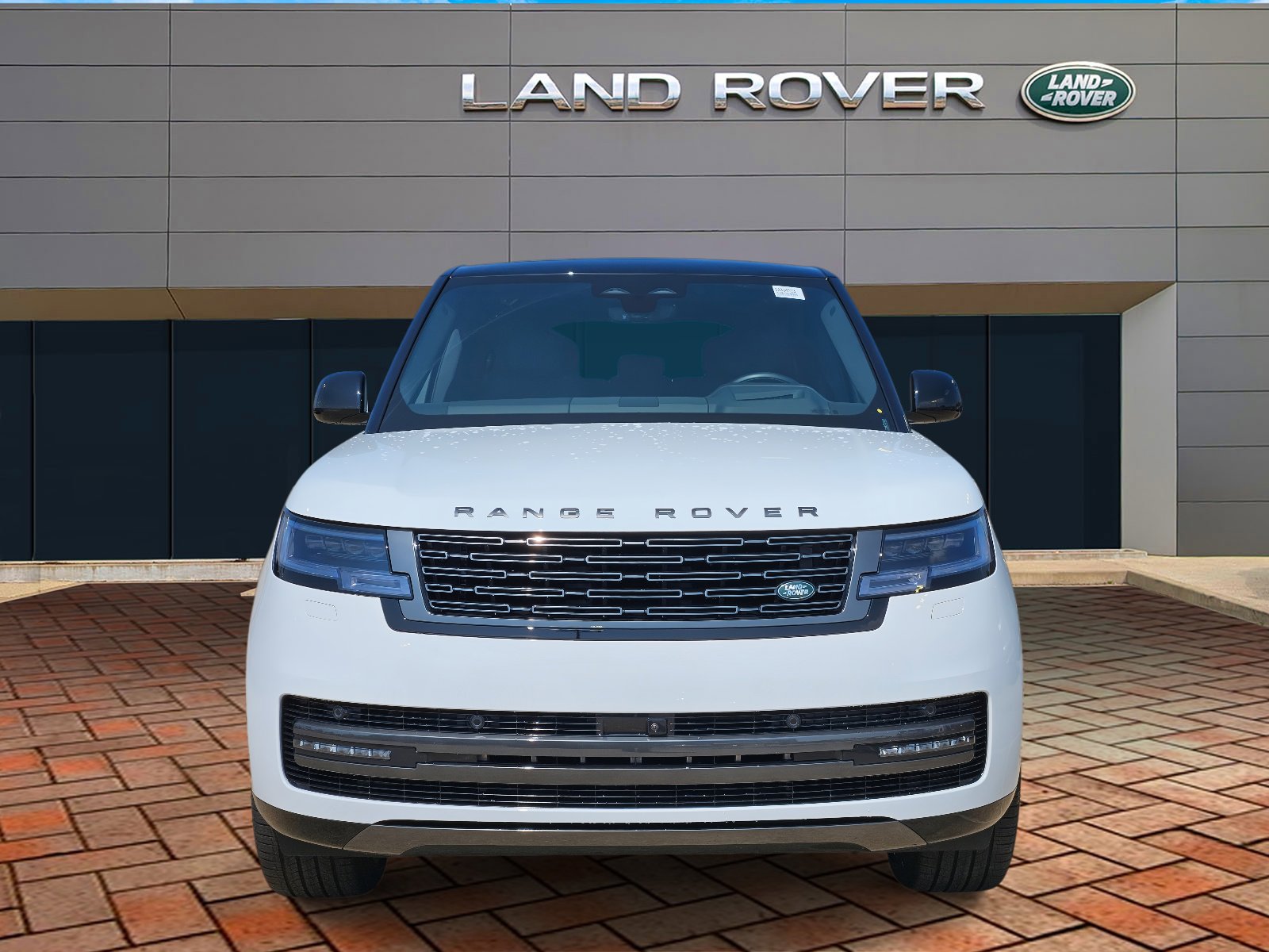 2025 Land Rover Range Rover SE photo 2