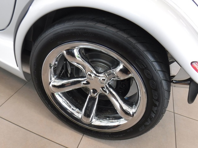 2000 Plymouth Prowler Base photo 18