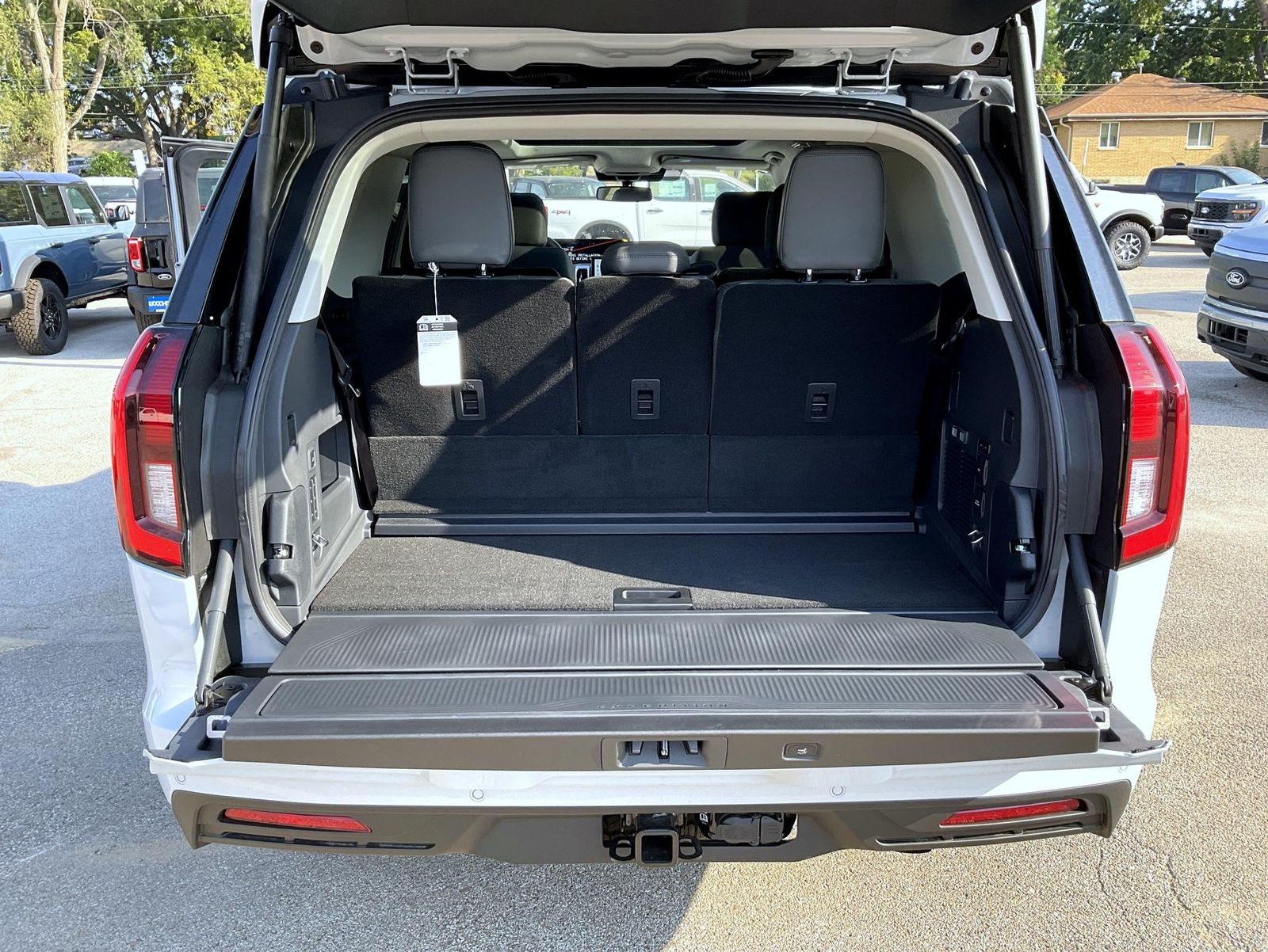 2025 Ford Expedition photo 12