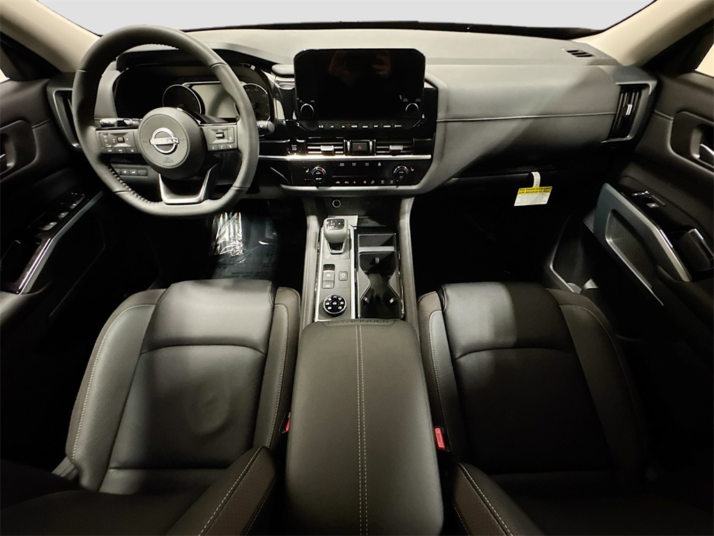 2025 Nissan Pathfinder SL photo 4