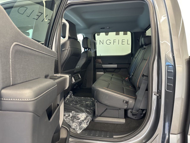 2025 Ford F-350 Lariat photo 33