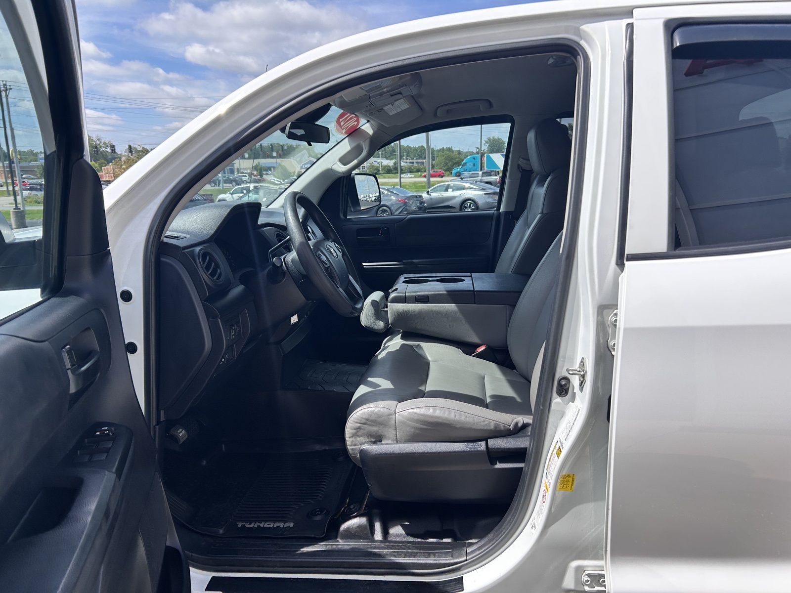 2019 Toyota Tundra SR Double Cab photo 17