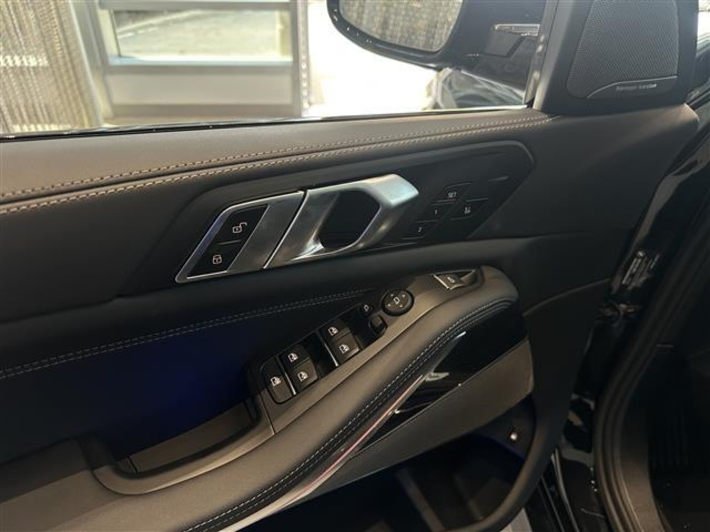2026 Bmw X5 xDrive50e photo 11