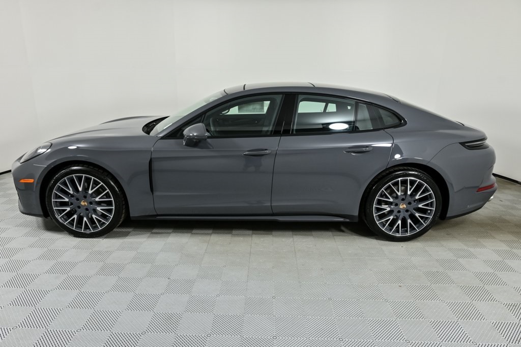 2025 Porsche Panamera Base photo 2