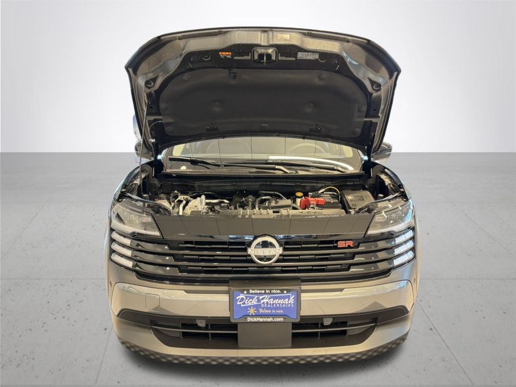 2026 Nissan Kicks SR photo 3