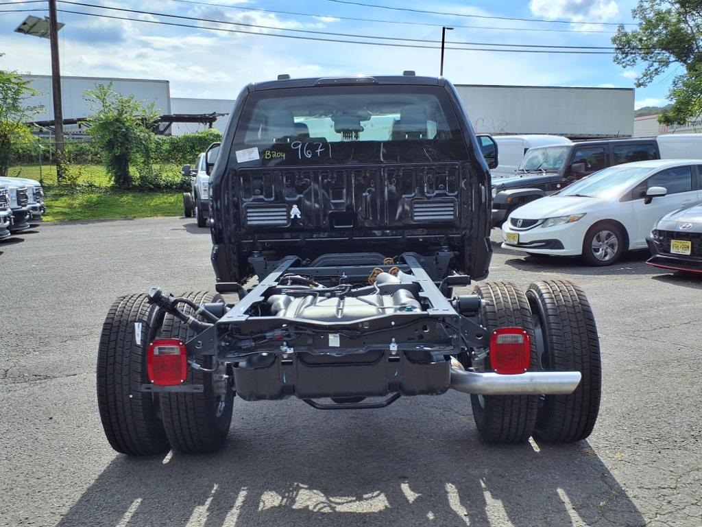 2025 Ford F-350 photo 5