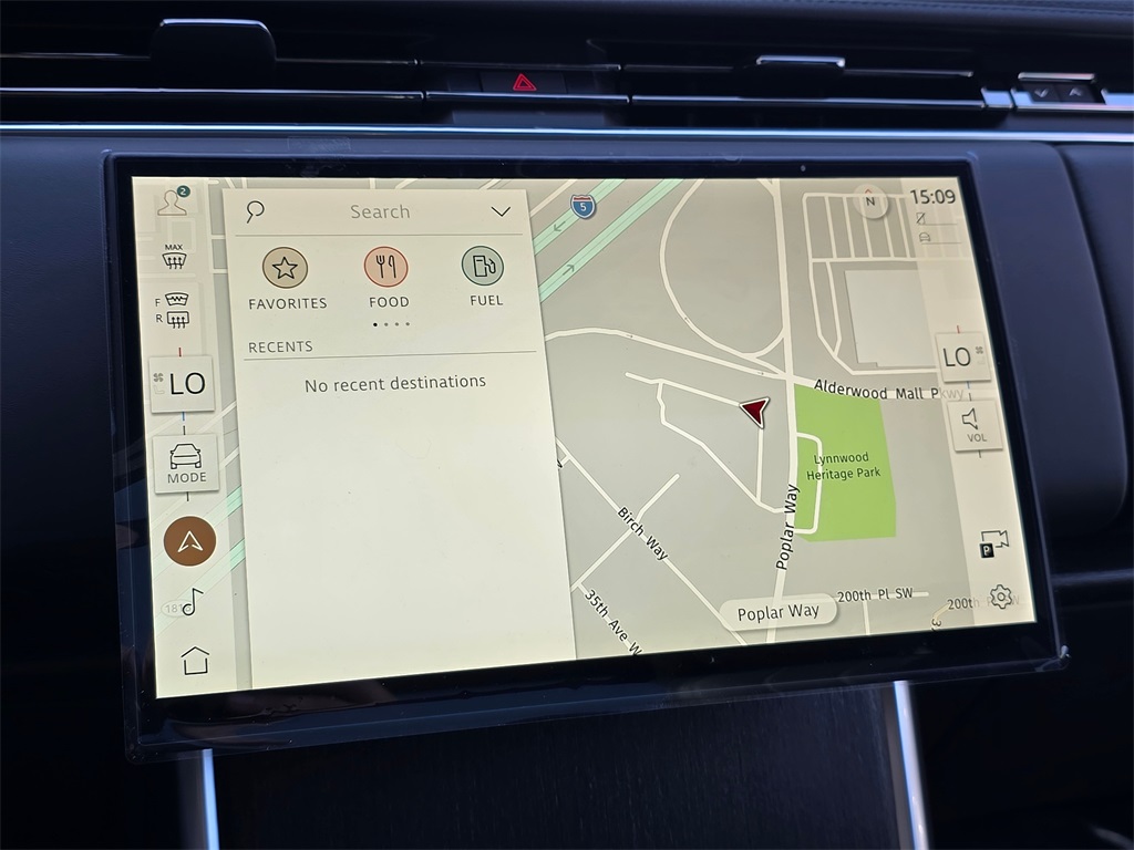2025 Land Rover Range Rover SE photo 13