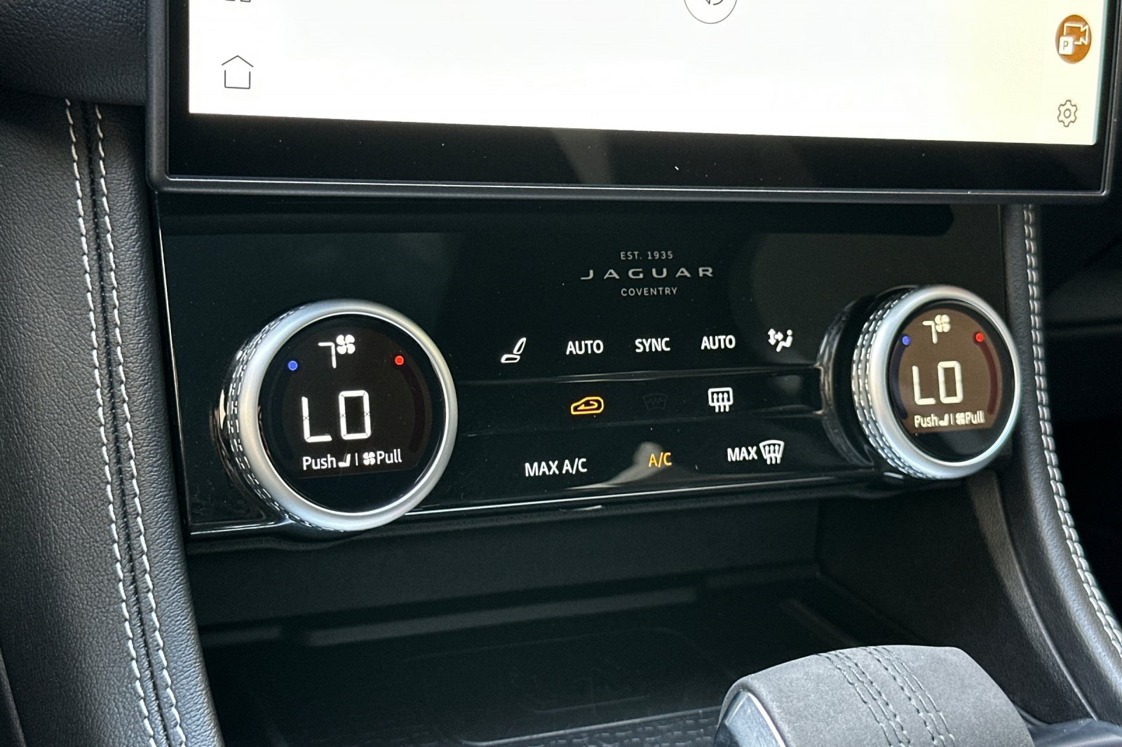2025 Jaguar F-PACE P250 R-Dynamic S photo 22