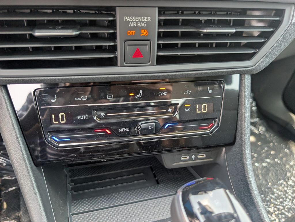 2025 Volkswagen Jetta 1.5T SE photo 12