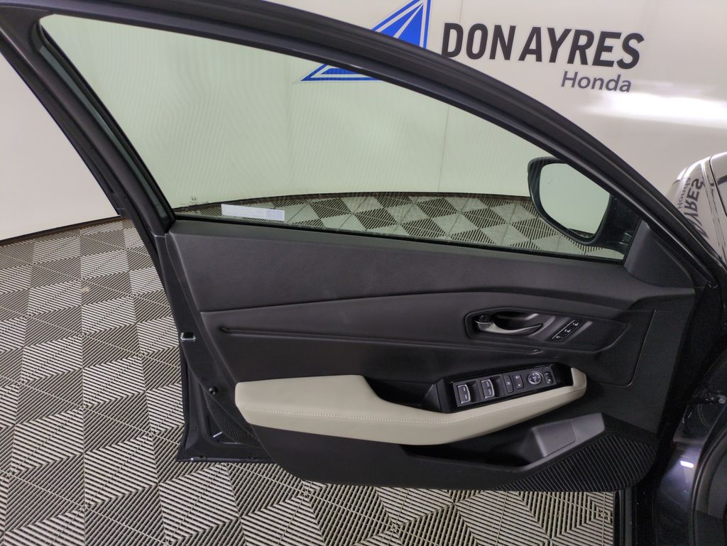 2025 Honda Accord Hybrid Touring photo 10