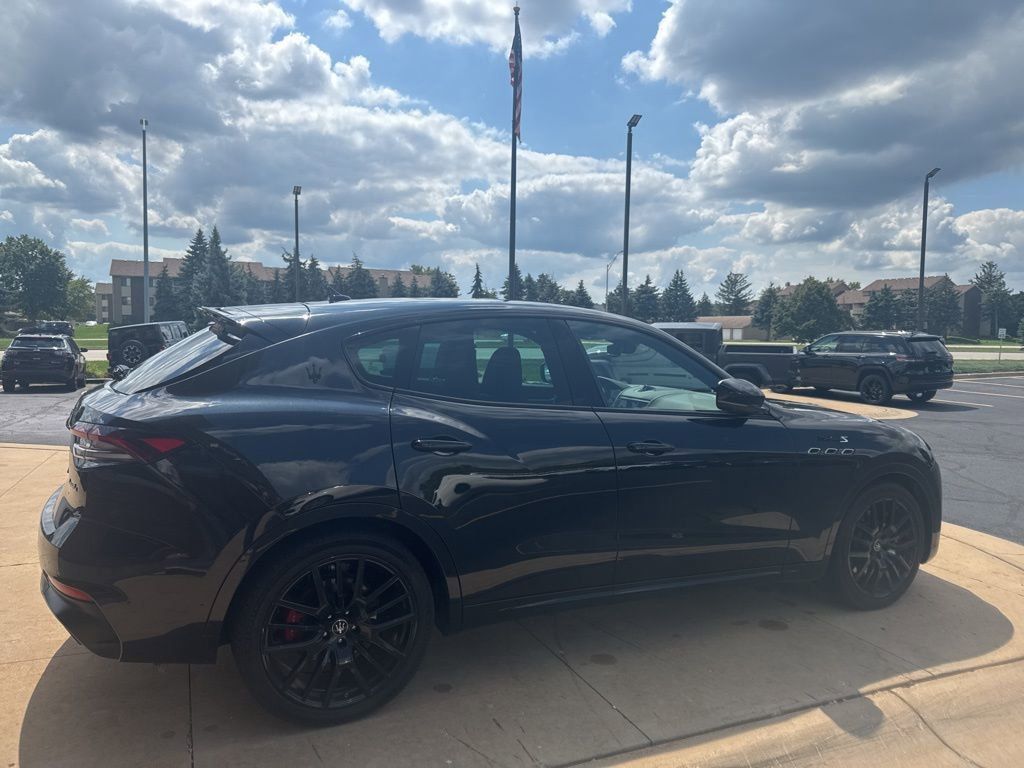 2022 Maserati Levante Modena photo 6