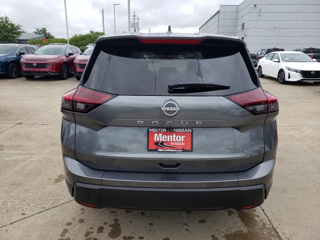 2026 Nissan Rogue SV photo 2