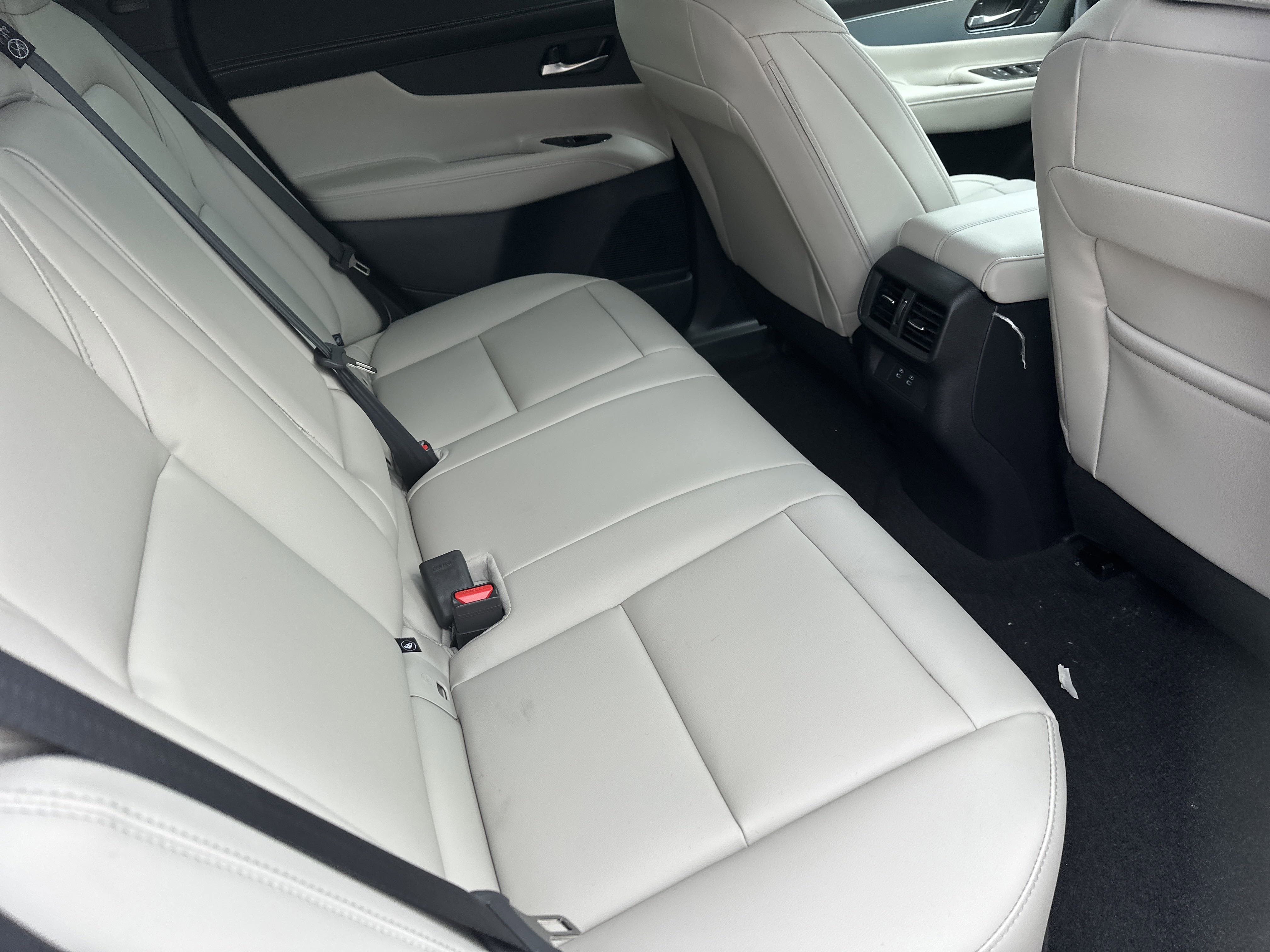 2025 Nissan Murano SL photo 11