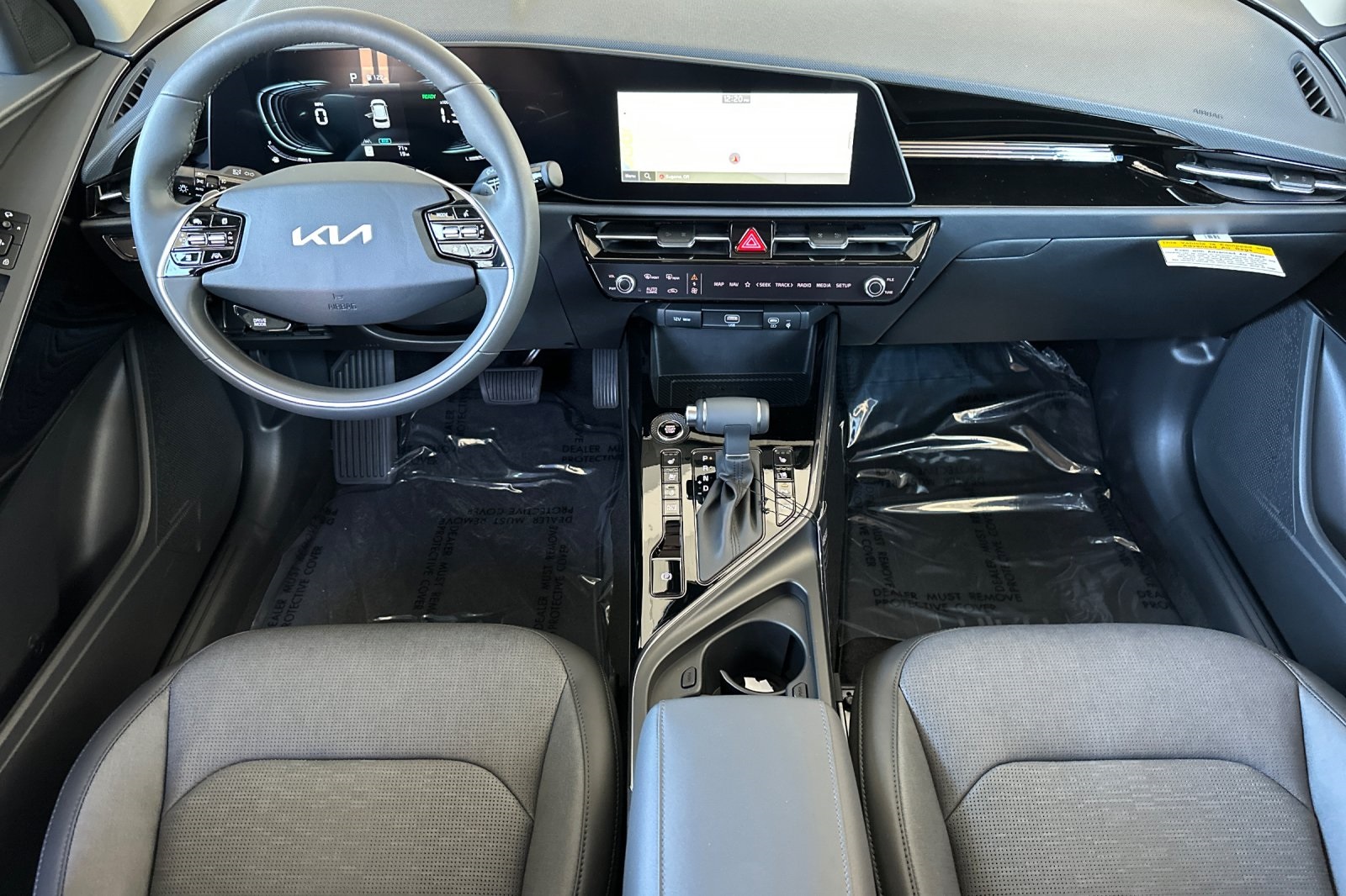 2025 Kia Niro SX Touring photo 8