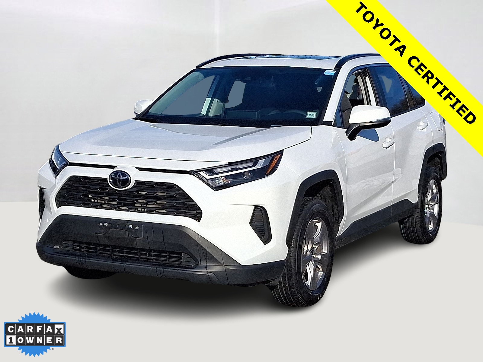 2023 Toyota RAV4 XLE's photo