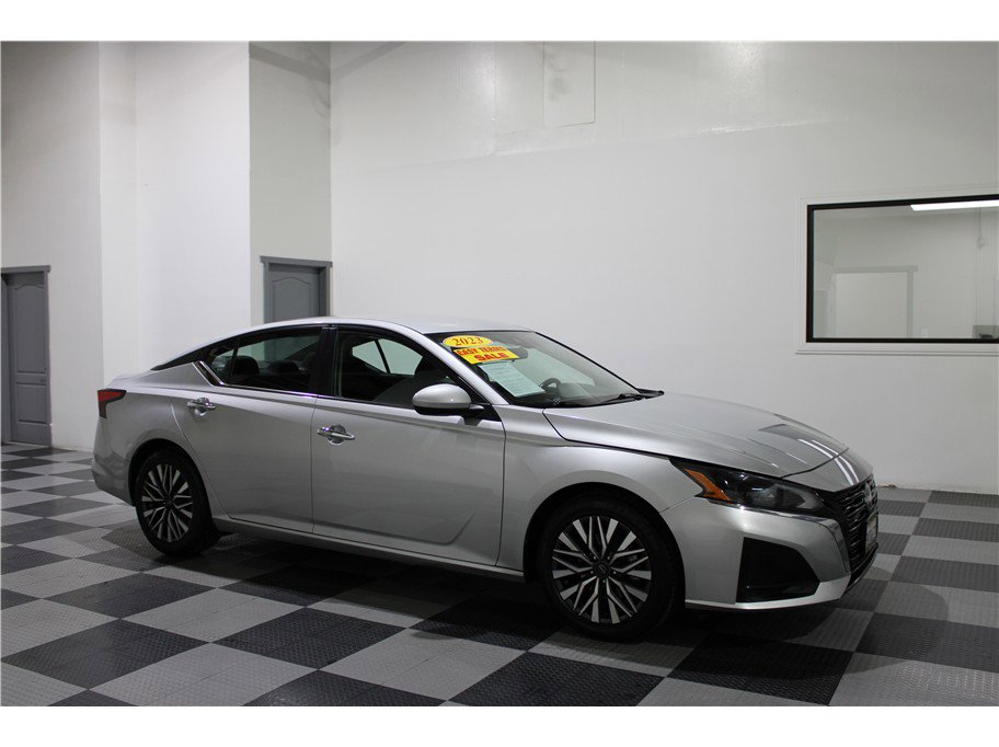 2023 Nissan Altima SV