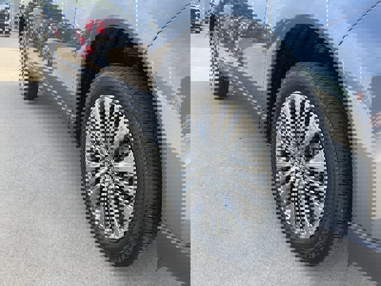 Certified 2024 Toyota Venza Limited with VIN JTEAAAAH5RJ167405 for sale in Kansas City