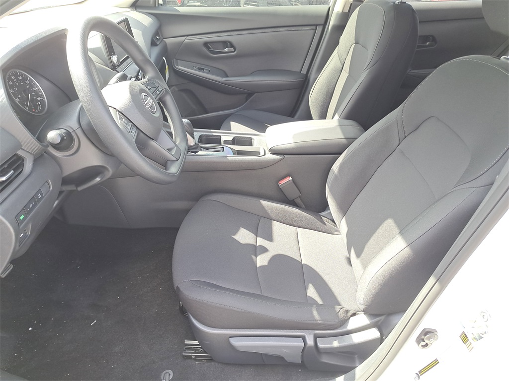 2025 Nissan Sentra S photo 17