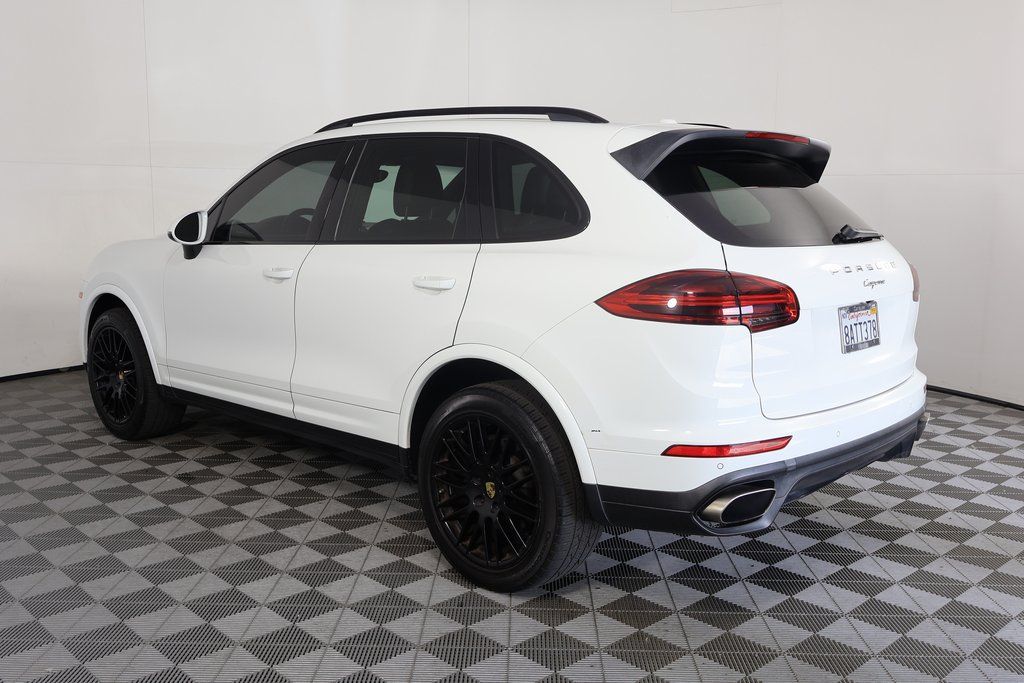 2018 Porsche Cayenne Base Platinum Edition photo 5
