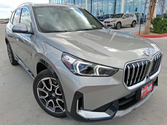 2026 BMW X1 28i's photo