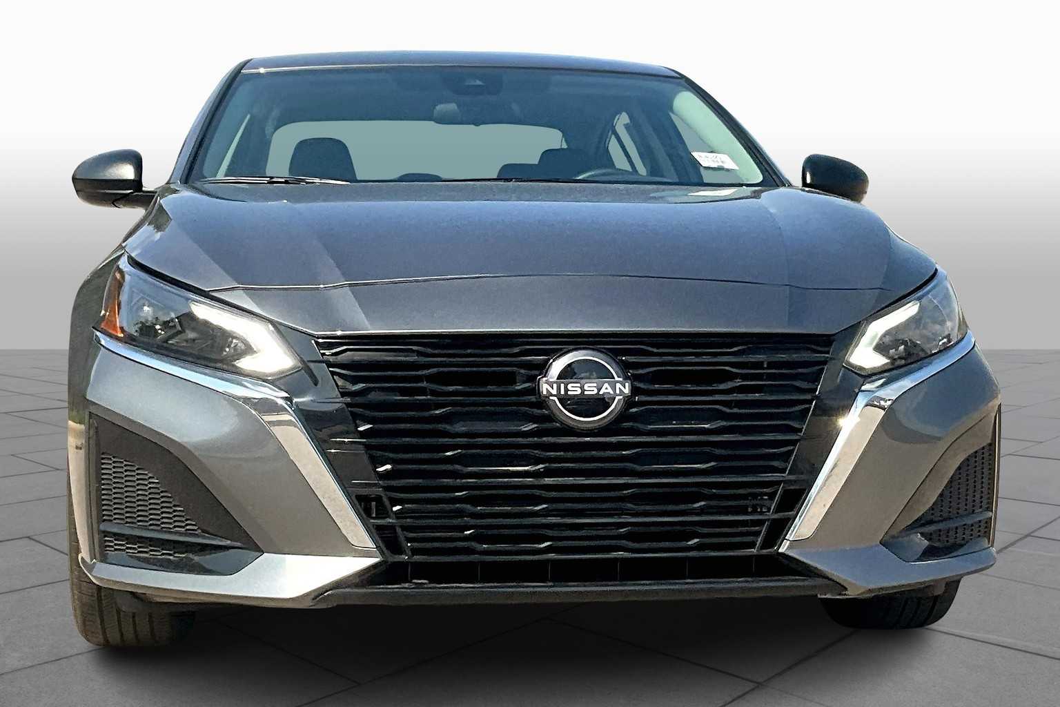 2025 Nissan Altima S photo 3