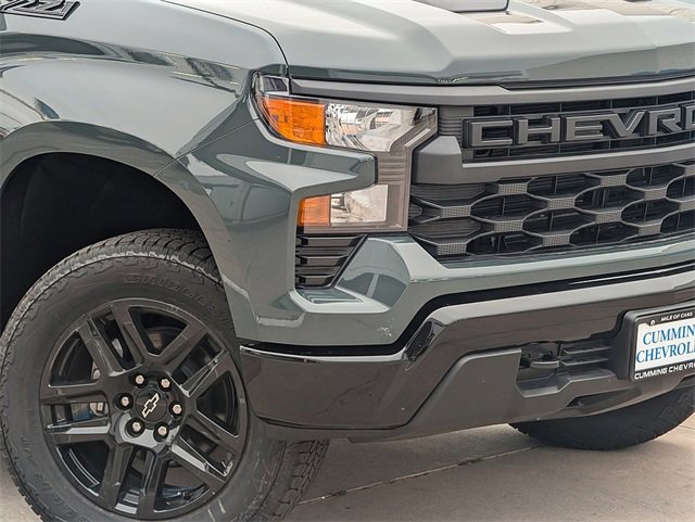 2025 Chevrolet Silverado 1500 Custom Trail Boss photo 3