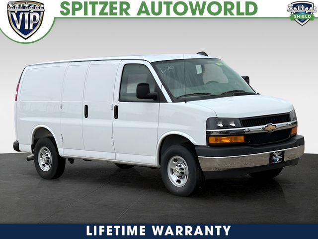 2025 Chevrolet Express Cargo Work Van's photo