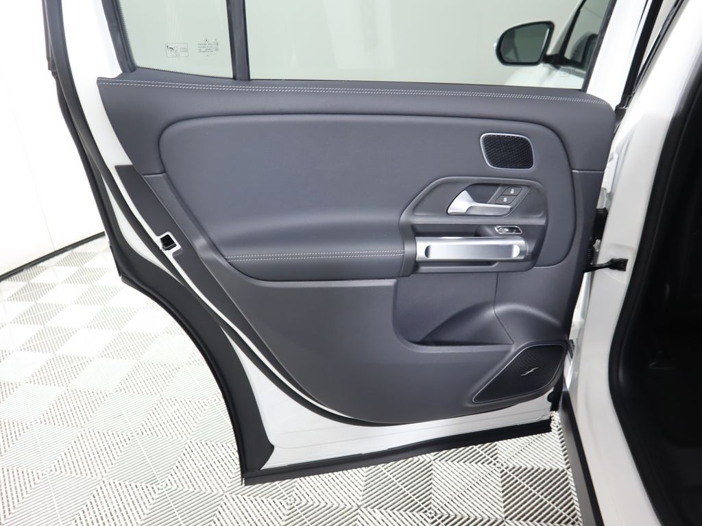 2025 Mercedes Benz EQB photo 25
