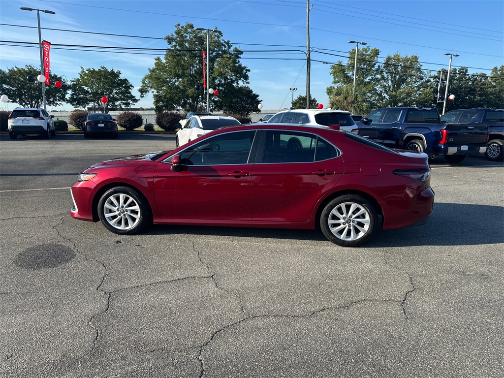 2021 Toyota Camry LE photo 5